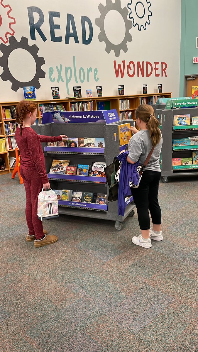 tlmoney's tweet photo. Busy shopping at the Book Fair! @LBEMediaCenter @Longbranch_Elem #misdproud https://t.co/MlkDrRpPPw