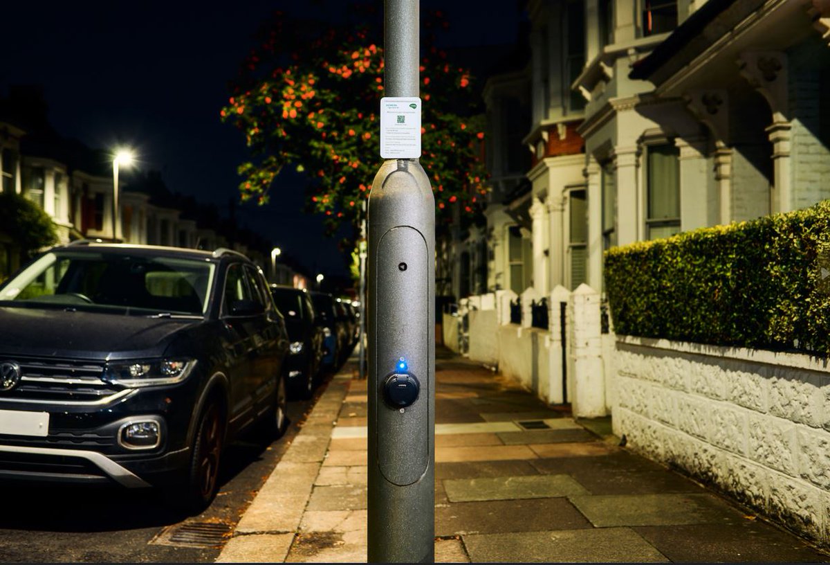 evc_infra's tweet photo. 🍏 ❇️ @ubitricity to provide residential public #evcharging infrastructure in the UK - a network of 35 on-street EV charge points across North Lincolnshire
@NorthLincsCNews #evci
⚡ ⏬
https://t.co/sxOOOaJ26j https://t.co/T54LJTotZu