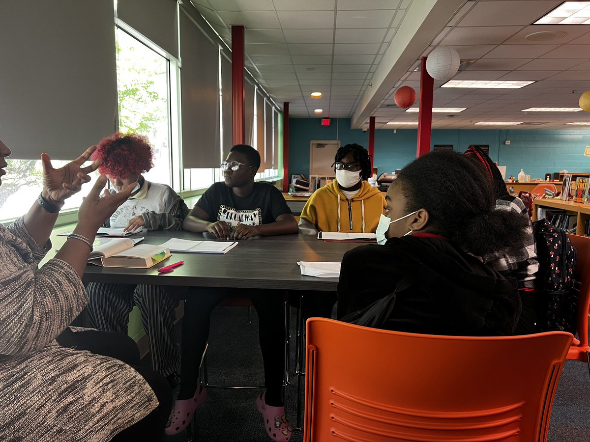 media_miller's tweet image. The @apsyoungms book 📚 club had an intense conversation about women’s roles/rights in 1910 as we take a deep dive into The Davenports by @KrystalMarquis 

#jcybookclub #thedavenports #itsgood #blackauthor #blackliterature