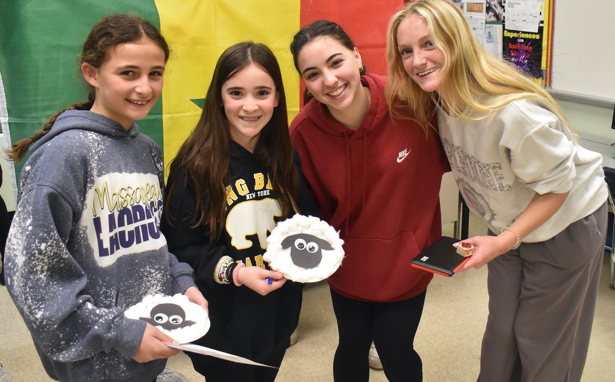 Students from across the district came together at the annual World Language Festival, celebrating different cultures from around the globe! <a href="/DrBillBrennan/">Bill Brennan</a> @PequaWorldLang 

msd.k12.ny.us/site/default.a…
