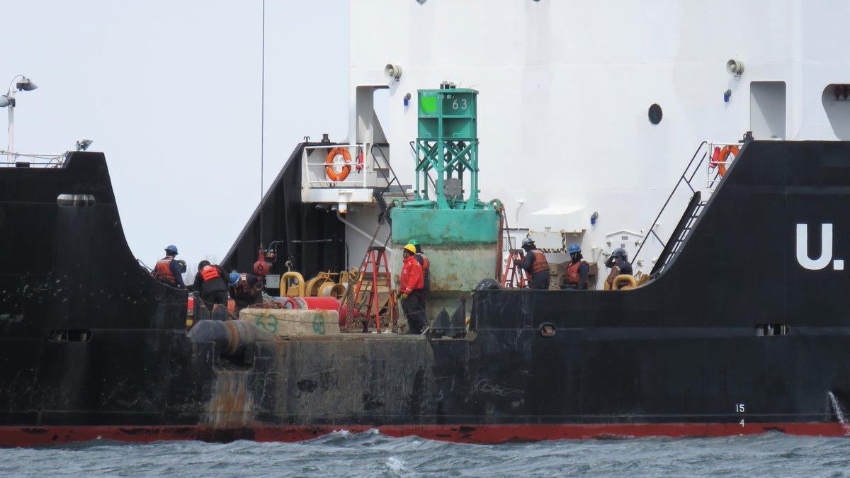 SeawayNNY's tweet photo. USCGC HOLLYHOCK (WLB-214) 🇺🇸 and SLSDC Tug PERFORMANCE 🇺🇸 commissions Wilson Hill buoy 63 today for the 2023 season #StLawrenceRiver #USCG #USCGGreatLakes https://t.co/pKp20SFQia