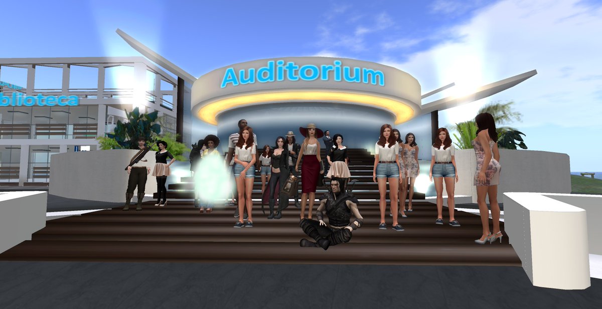 pakosendra's tweet photo. Ayer y hoy, sesiones de entrenamiento en #SecondLife  Alumnos de tercero de medicina - Radiología. Foto de familia junto al auditorio de la isla Malaga Medical School @medicina_uma Hemos entrenado aspectos básicos de desplazamiento, visión del avatar, creación y entrega de notas. https://t.co/KJhWUb4PTd