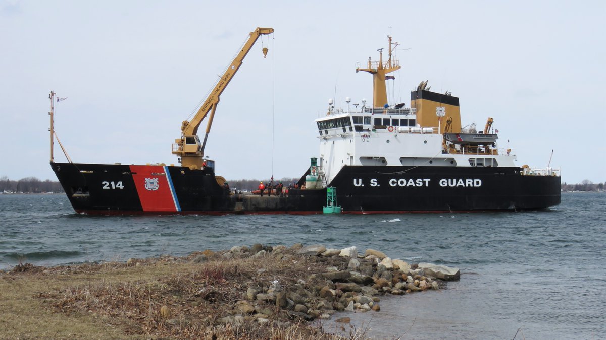 SeawayNNY's tweet photo. USCGC HOLLYHOCK (WLB-214) 🇺🇸 and SLSDC Tug PERFORMANCE 🇺🇸 commissions Wilson Hill buoy 63 today for the 2023 season #StLawrenceRiver #USCG #USCGGreatLakes https://t.co/pKp20SFQia