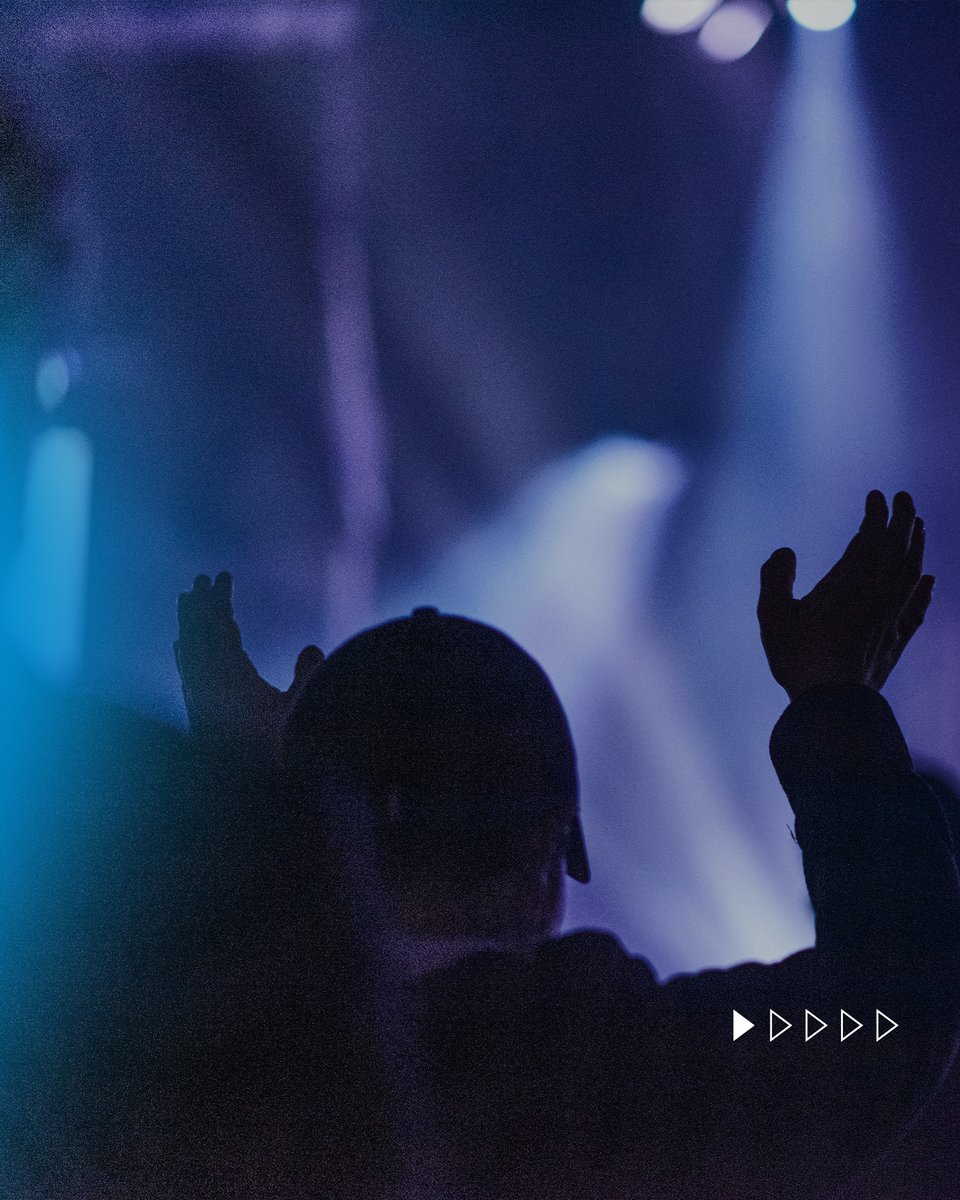 LCBCchurch's tweet photo. This is His home here in our chest
At every door our Savior’s knocking
Oh let Him in, oh let Him out
With every yes His kingdom’s coming 
The sound of every saint rejoicing 
Oh, Jesus Christ the hope of Glory
🎶 https://t.co/Sn3In08ZU1