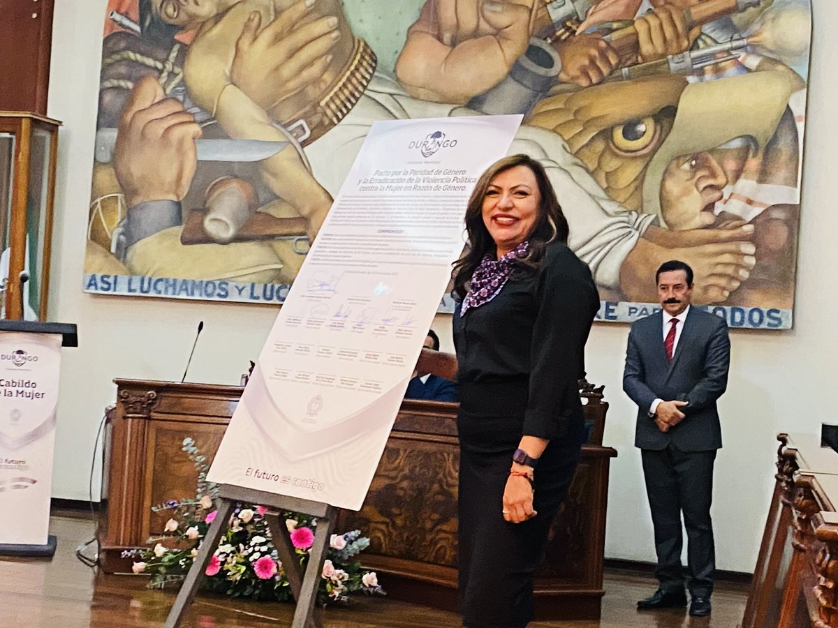 VeroTerrones's tweet photo. Las #Regidoras de todos los partidos, asumimos el compromiso de impulsar políticas e instrumentos públicos en favor de las #Mujeres
Hoy, en Sesión Solemne, firmamos el Pacto por la Paridad de Género y la Erradicación de la Violencia Política contra la Mujer en Razón de Género. https://t.co/Rk4aWB2SAD