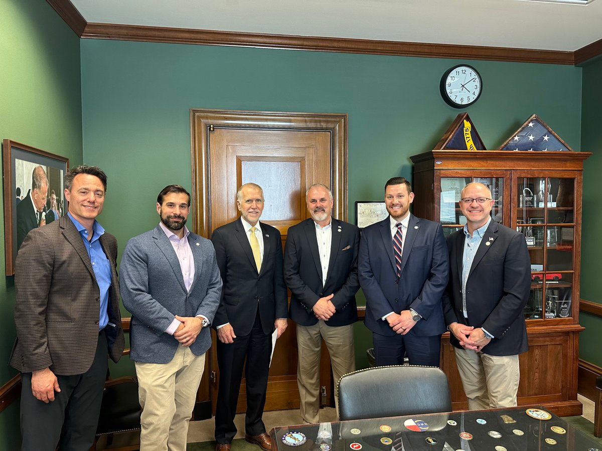 ToHollySprings's tweet photo. #HollySprings Town Council &amp; staff went to D.C. to meet with our congressional delegation! Topics included business recruitment, water &amp; wastewater, transportation, &amp; more. Thanks @SenThomTillis , @SenTedBuddNC , @RepWileyNickel , @RepDeborahRoss for the productive discussions. https://t.co/z7JRgyW3Ym