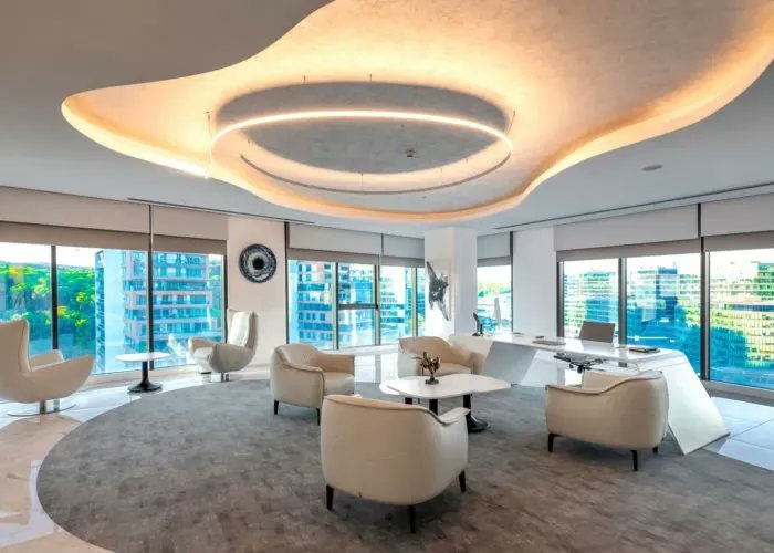 Prachtige vormgeving in deze lounge bij het medisch centrum Blu Clinic in Istanbul, Turkije.
Wil je meer foto's zien ter inspiratie? Klik dan op onderstaande link.
buff.ly/3ZXBClp 

#vormgeving #zorg #interieurbeleving #verlichting