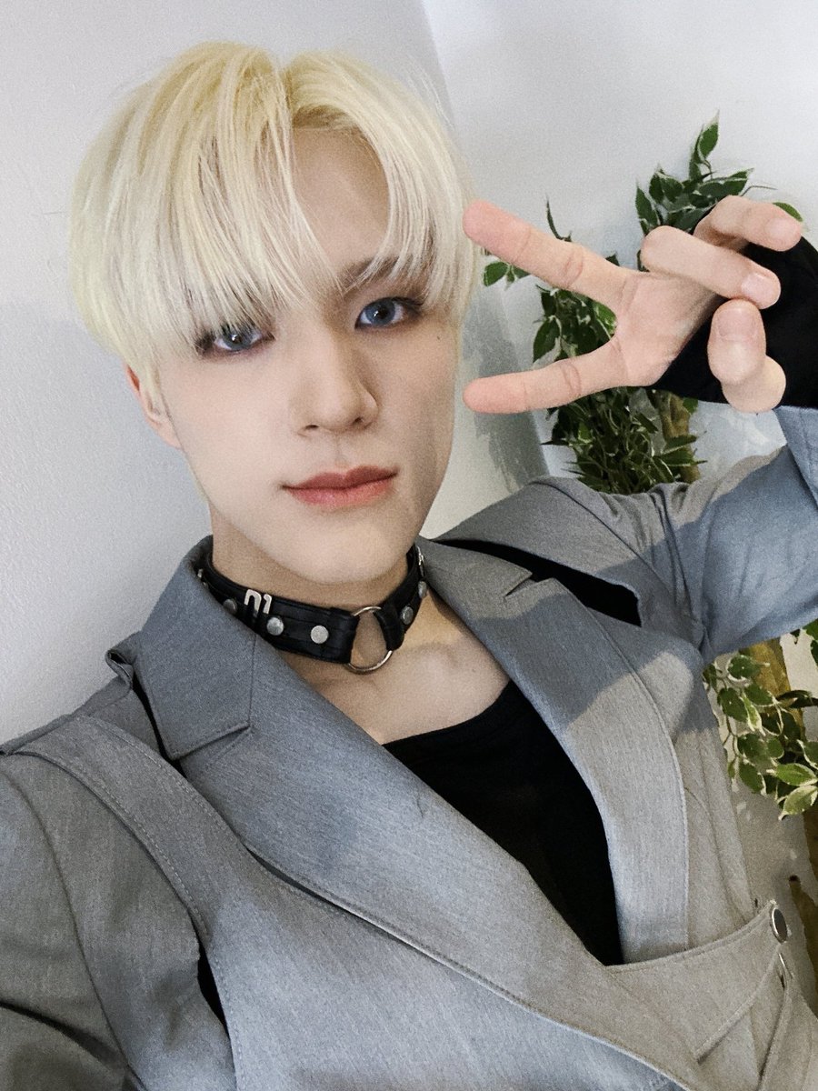 [👑]  Pessoal o JENO LEE BRASIL mais uma vez está abrindo vagas pra tradutor e adm (CDC] quem tiver com tempo e interesse de fazer parte da nossa equipe podem nos chamar na DM,não precisa ter experiência nós vamos te ensinar tudo.