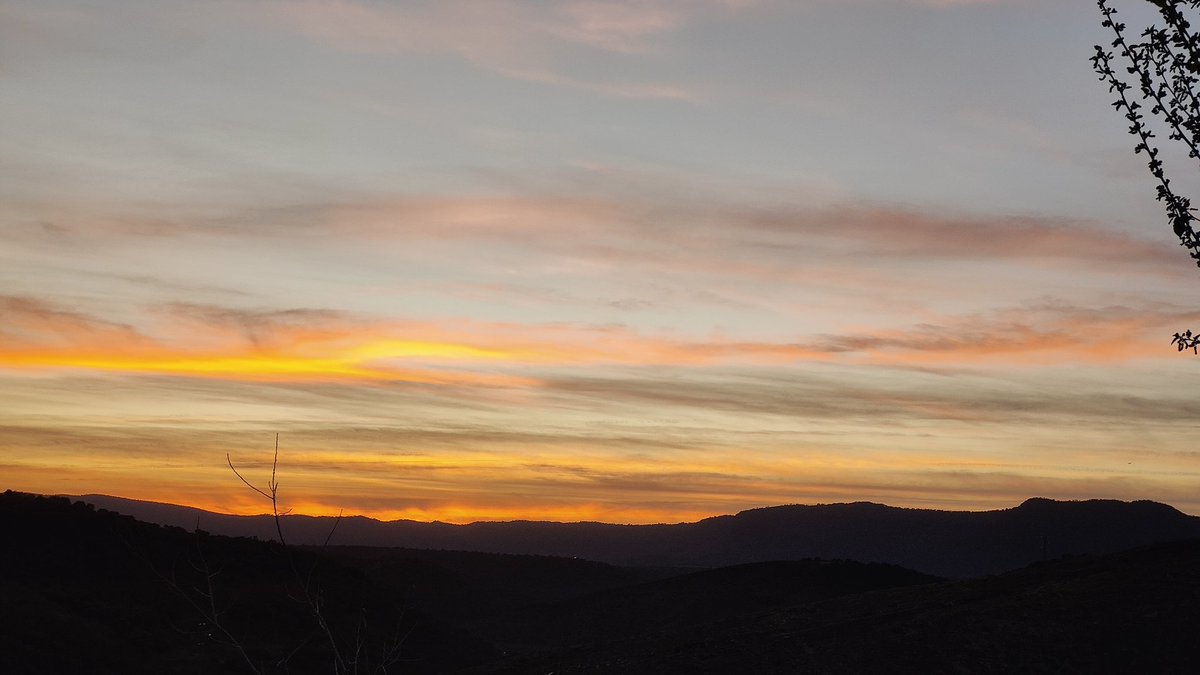 #BuenasNochesMundo desde #BañosdelaEncina #Jaén