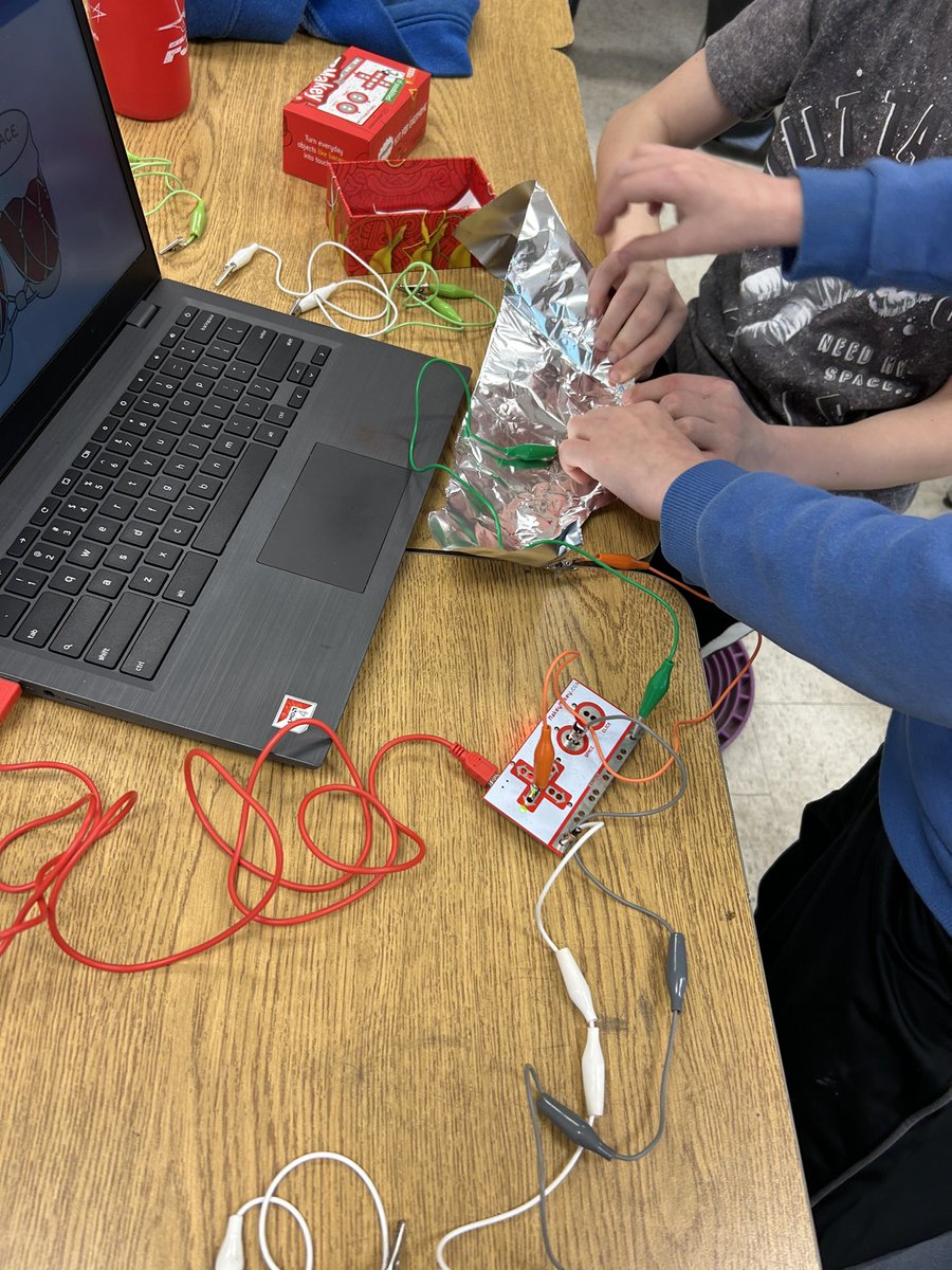 Heather Thomson tweet media