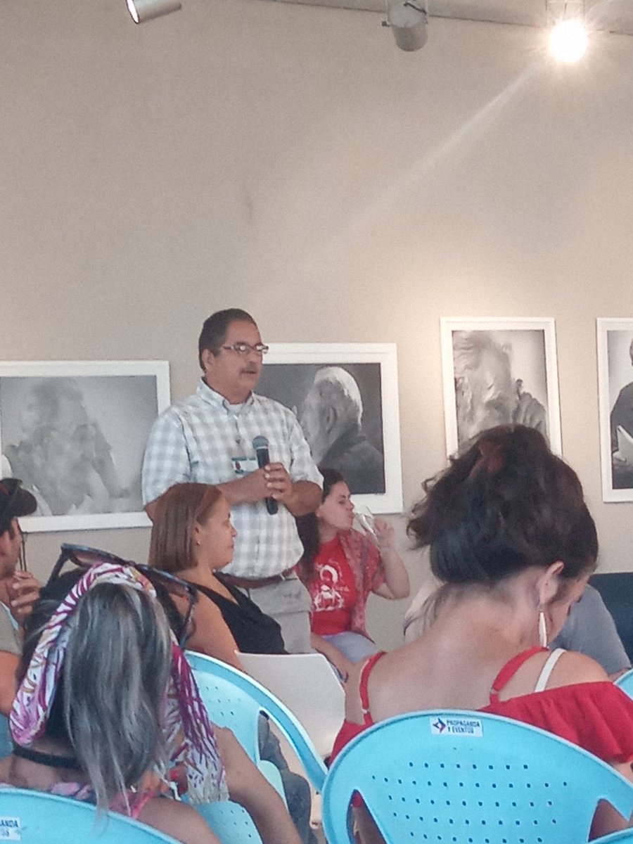 ManuelPons73's tweet photo. Representante del @CubaMES deja clara la posición de los educadores en #Cuba La formación de consciencia es tarea uno de la educación. Elecciones recientes hablan del Patriotismo de los cubanos. La cuestión ideológica es extraordinariamente poderosa en #Cuba
#DeZurdaTeam https://t.co/lFFSFpFDcd