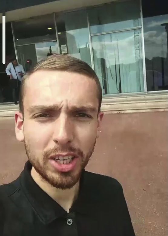 klesh08's tweet photo. @TPMP Personne dangereuse pour Lucile https://t.co/XFwvZUWIL9
