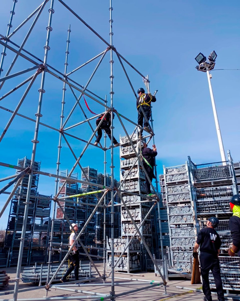 workoutevents's tweet photo. Así realizamos la última formación de montaje de estructuras en altura junto a @NussliGroup ¡Las nuevas incorporaciones a nuestro equipo no podrían estar más preparadas! 💪

#workoutevents #personalparaeventos #montaje #eventos #estructuras #formación #montajeenaltura https://t.co/4FWjsyllTm