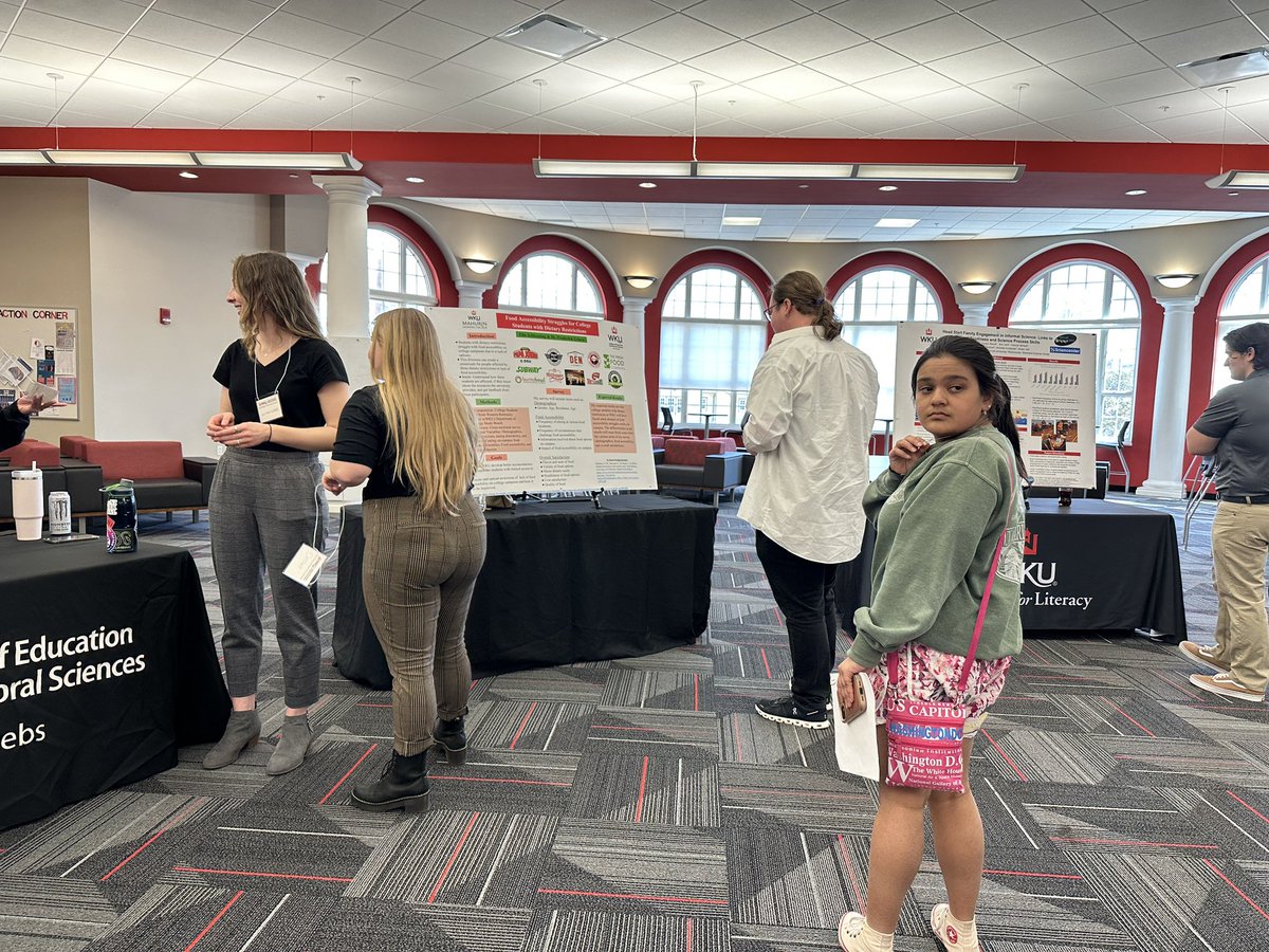 WKUCEBS's tweet image. Our CEBS students have been working on amazing research and they want to share it with you! Stop by and learn something new and get some free popcorn! We’re in the Student Success Center until 4PM.🍿#wku #appliedresearch