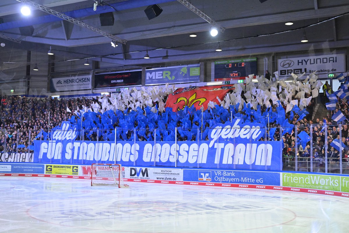 srtigersfans's tweet photo. Drittel 3! Jetzt nochmal ALLES geben TIGERS! 

#STRvsWOB | #STRWOB

#tigershockey #straubing #pennydel #geilstezeit | VF 7 https://t.co/0n8oKHjLnl