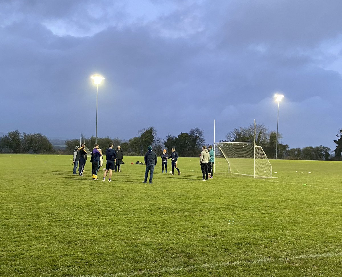 michael_bernie's tweet photo. @RossiterPaddy putting new coaches through their paces from @NaomhEannaGAA and @BallygarrettGAA in the Intro to Gaelic Games coaching course. This is the final night of the three part course and the coaches are now ready to bring their learnings to the pitch @wexgaacoaching https://t.co/3nMRdGcs2S