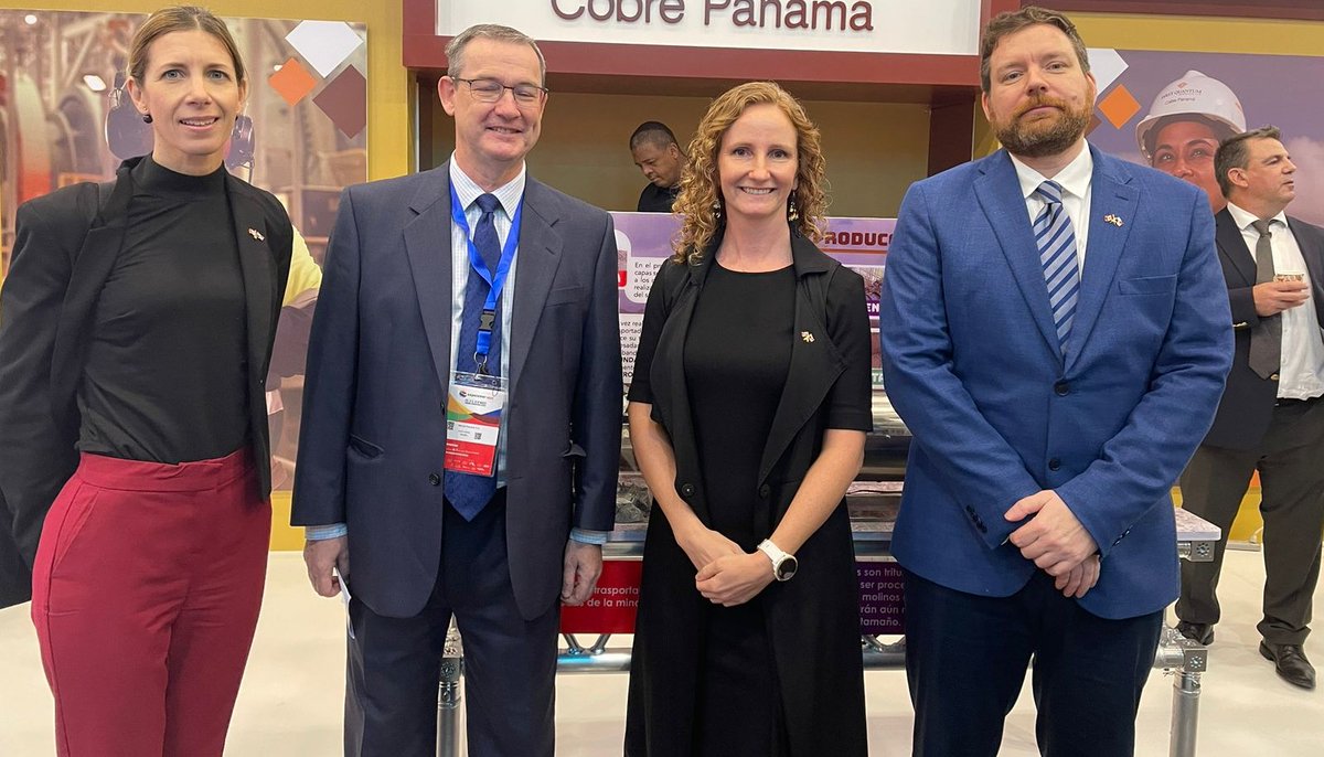EmbCanPanama's tweet photo. Con la Sub-Directora para Centro América del Ministerio de Asunto Globales Kim Cowan, visitamos el stand de @lovecdnbeef en #Expocomer para establecer contactos de negocios y de intercambio comercial.
#Expologistica #ExpoturismoInternacional #canada #CanadianBeef https://t.co/bJj4jFeiKW