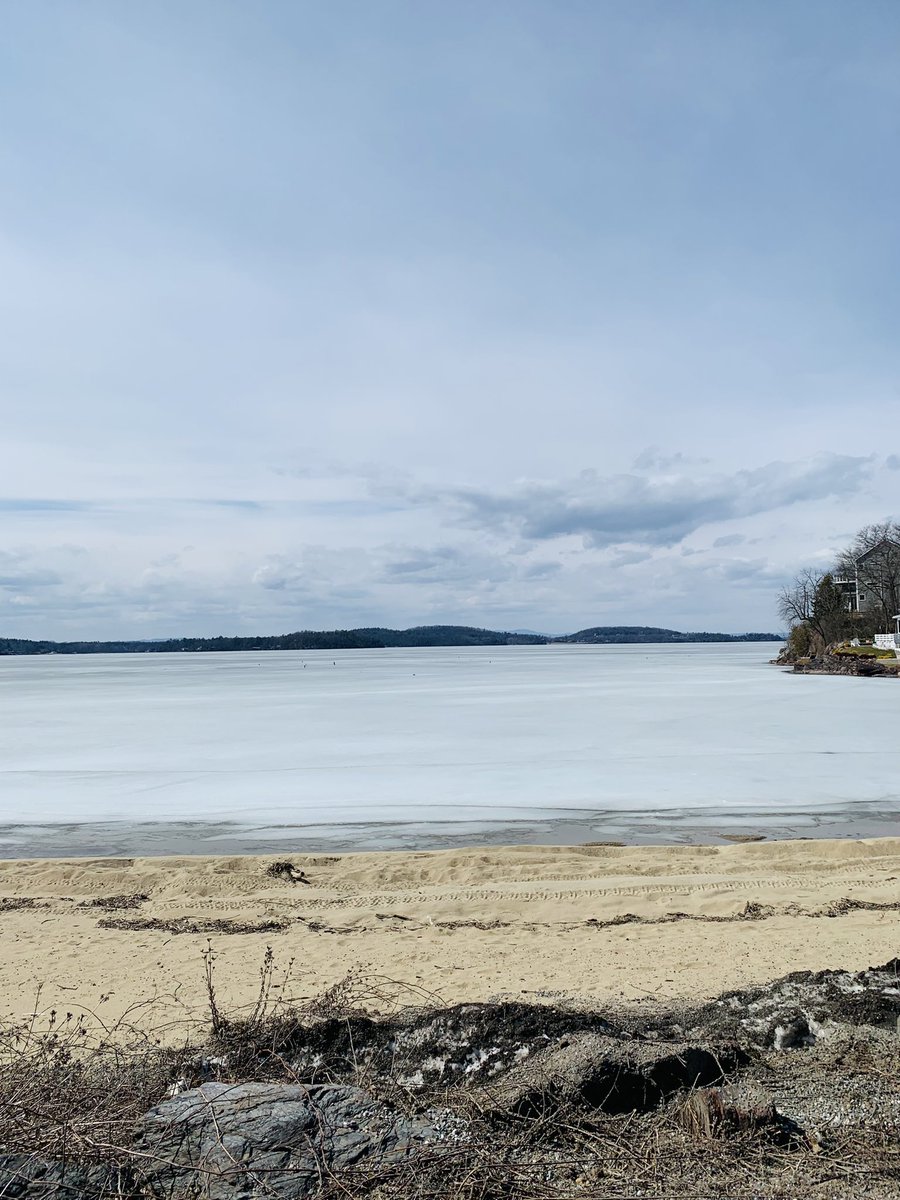 WasilenkoAlex's tweet photo. I made SURE to take full advantage of this stellar spring day by breaking out my #bike for its first ride of the season. HOORAY!🚴🏼‍♂️☀️🌱
#VT #railtrail #Vermont #ColchesterVT @WVNYWFFF https://t.co/jci3td0jL5