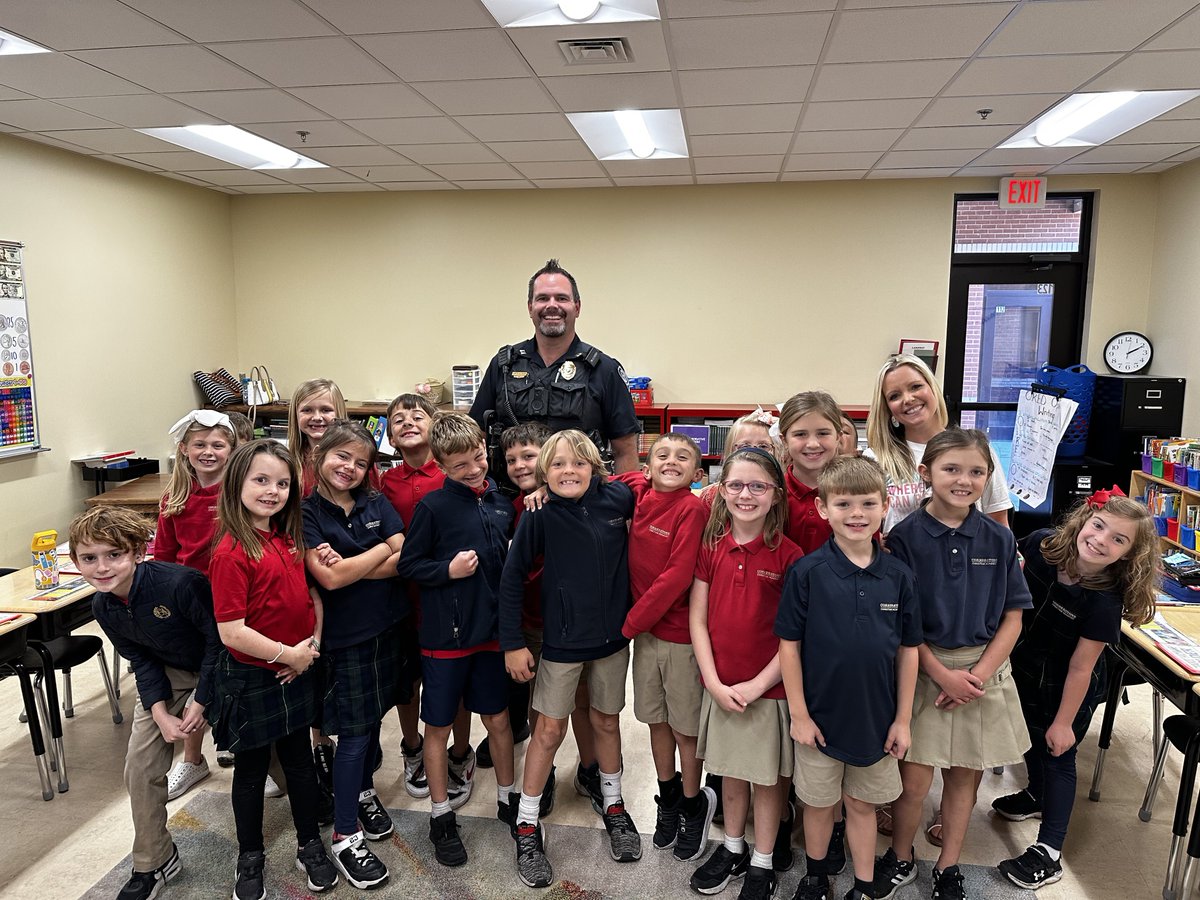 Cornerstonecubs's tweet photo. Thank you Captain Sulfridge with the Morristown Police Department for stopping by to check in on us. We always appreciate his visits! We also want to extend our appreciation to Officer Gary. We are thankful to have him on campus every day! https://t.co/BNABqsk7Tt