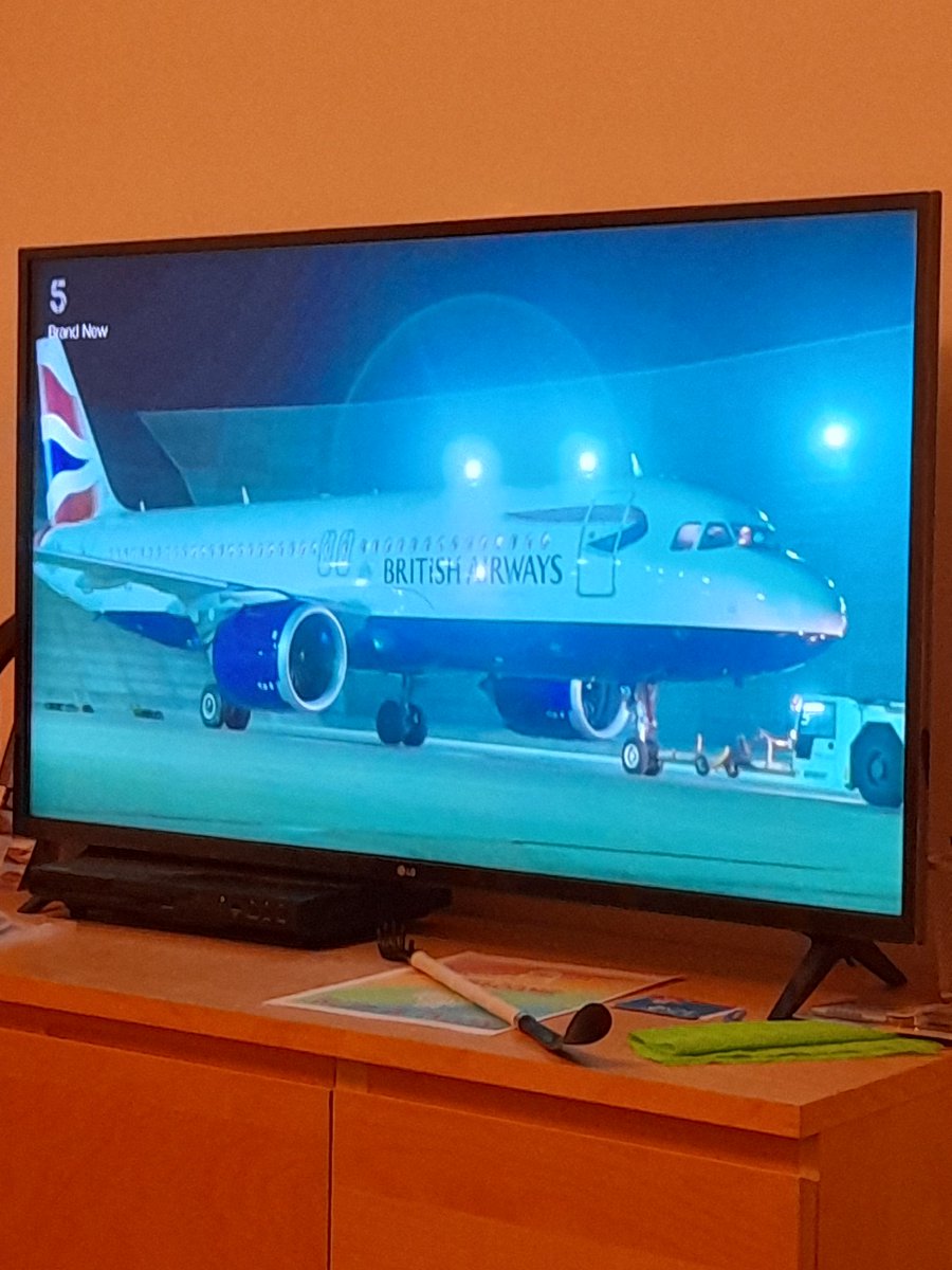 Home from work. And now watching #Channel5 British Airways #AccessAllAreas 🤣🤣 Very good so far! #PlanespottingLive @ChuckIOM @JSS779 @DaveWallsworth @SamChuiPhotos #Heathrow