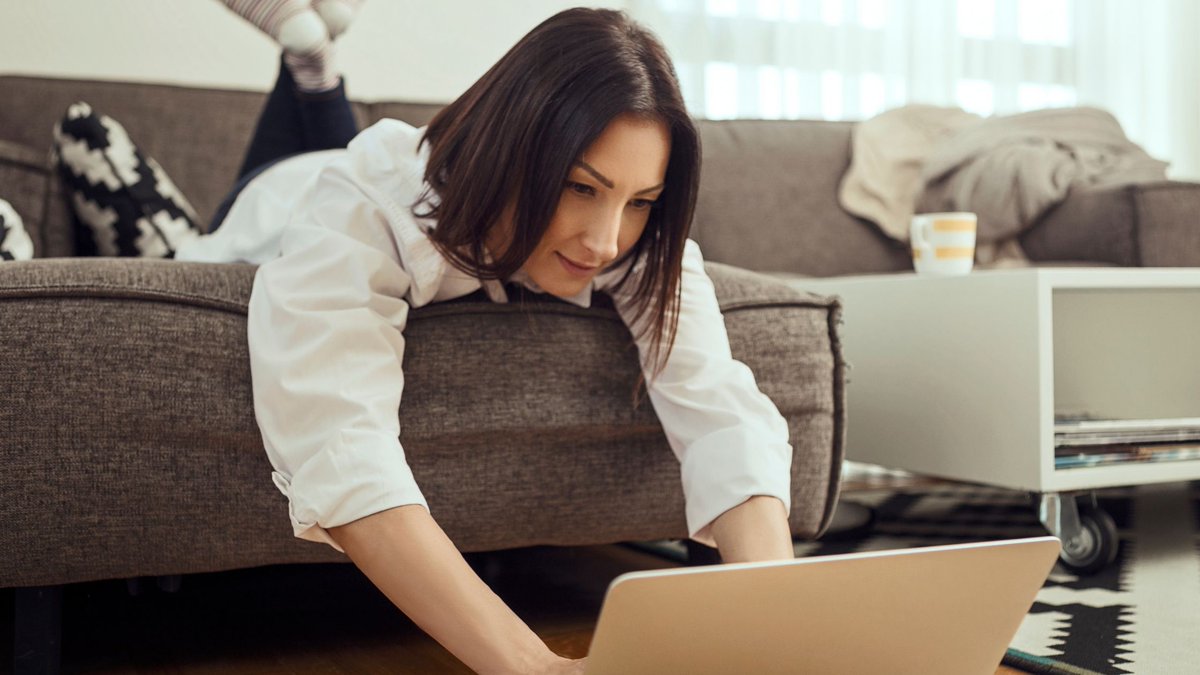 How to Start a Blog and Make Money: A Comprehensive Guide #blog #makemoneyonline #makemoney #makeMoneyFromHome #BloggingTips #bloggingcommunity  kickengage.jimdofree.com/how-to-start-a…