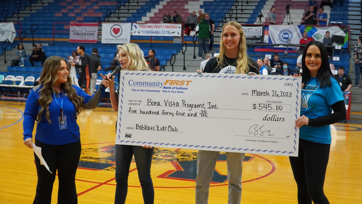 Close to a thousand fans gathered this Sunday in Memorial Gym to cheer on the <a href="/KBobkats/">Kokomo BobKats 🏀</a>. At halftime we were honored to present a donation for $545 to <a href="/BonaVista_/">Bona Vista Programs</a>, which represented 100% of the proceeds from the 2023 Bobkats Kids Club.