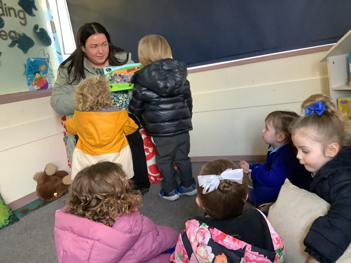 oli_nursery's tweet photo. We were fortunate to have another Secret Reader, recently. Thank you to this little boy’s mummy who read a lovely story to his friends. #olipenglish #olipreading #readingforpleasure @csergeant3 @DeputyOLI #olipcommunity https://t.co/Des1wQxcuI