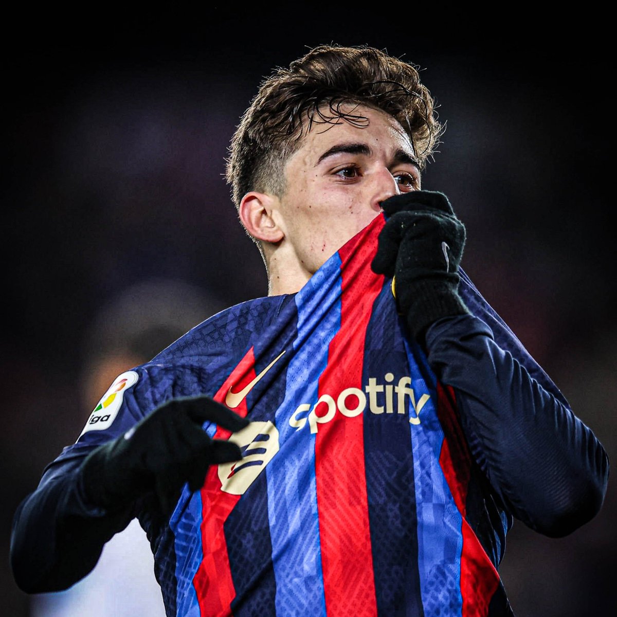 ManagingBarca's tweet photo. 🚨🚨✅| BREAKING: La Liga have re-registered Gavi as FC Barcelona's first team player!
@La_SER [🎖️] https://t.co/39Isp7UXD0