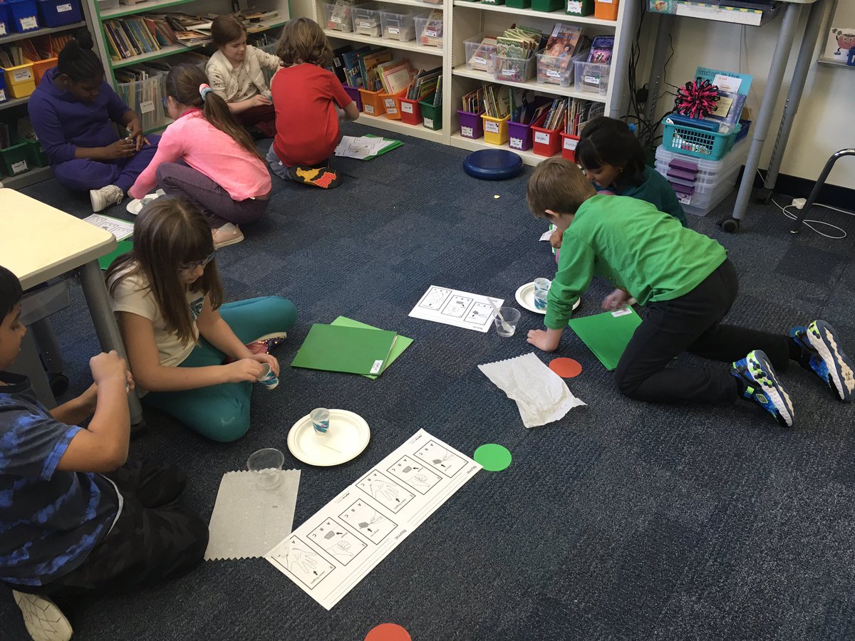 GleasonLakeWPS's tweet photo. 2nd grade is learning about the different properties of soil! https://t.co/G76HYzyFN8