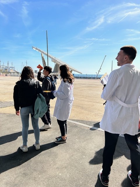 EscolaElPuig's tweet image. Hem pogut gaudir d’uns tallers sobre Trigonometria, reaccions Àcid-Base, Electrodeposició i vectors i dansa acompanyats d’estudiants universitaris que ens guiaven en les pràctiques proposades
#escolaelpuig #SteamForum #divulgaciócientífica #divulgaciótecnològica @EEBE_UPC @la_UPC