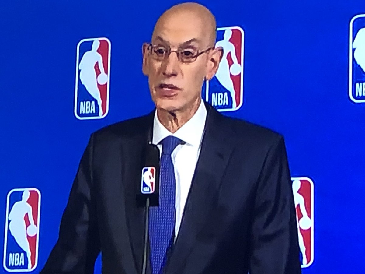 El CEO de la #NBA la organización deportiva más grande del hemisferio acaba de ratificar que ama su trabajo y no piensa irse de la organización. De esta manera rechaza la propuesta laboral de #Disney  por cientos de millones de dólares. Eso es una muestra de pasión por el deporte