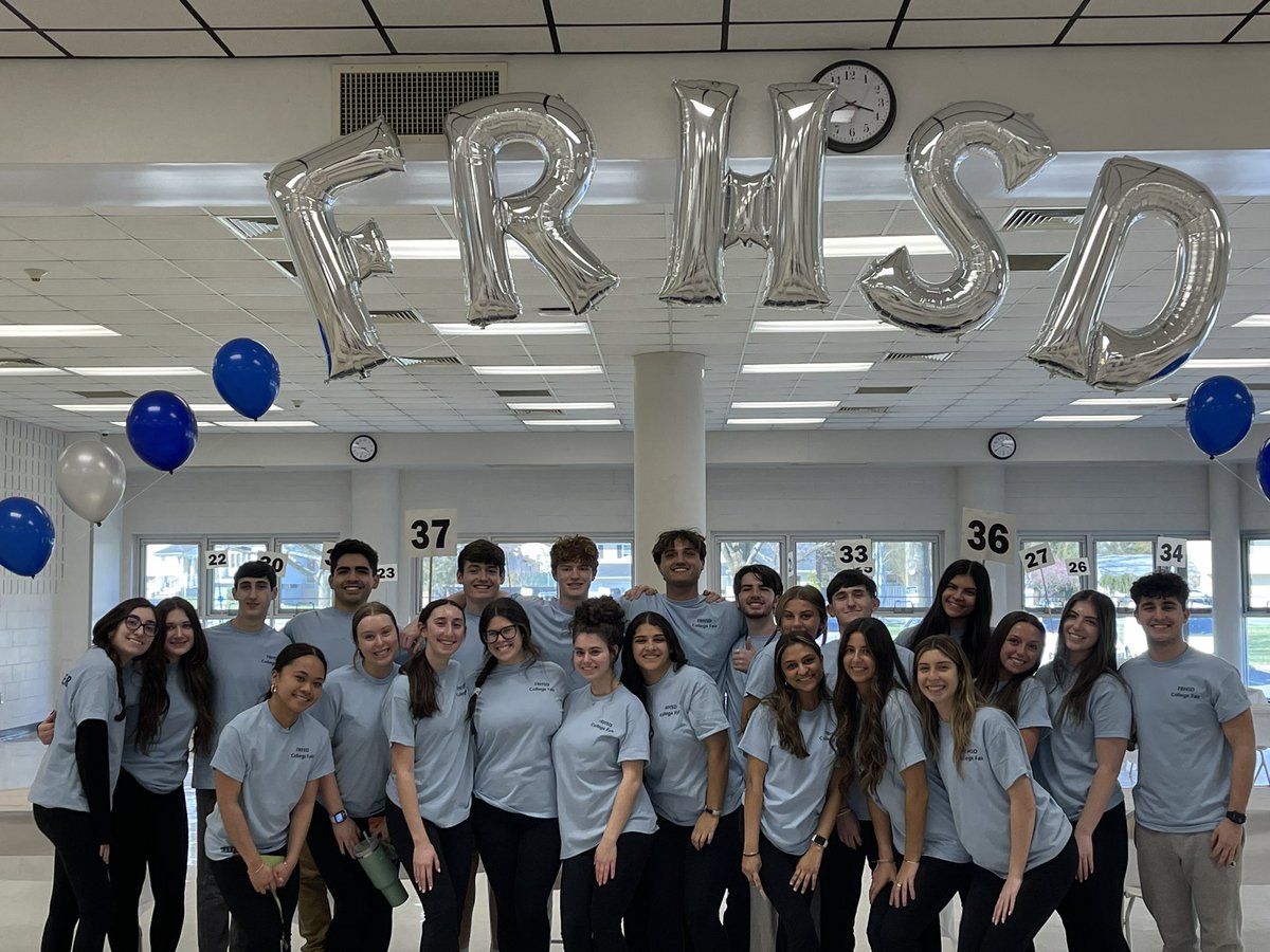 Thank you FTHS Peer Leaders and NHS students for assisting at the #collegefair! #theregional #patriotpride