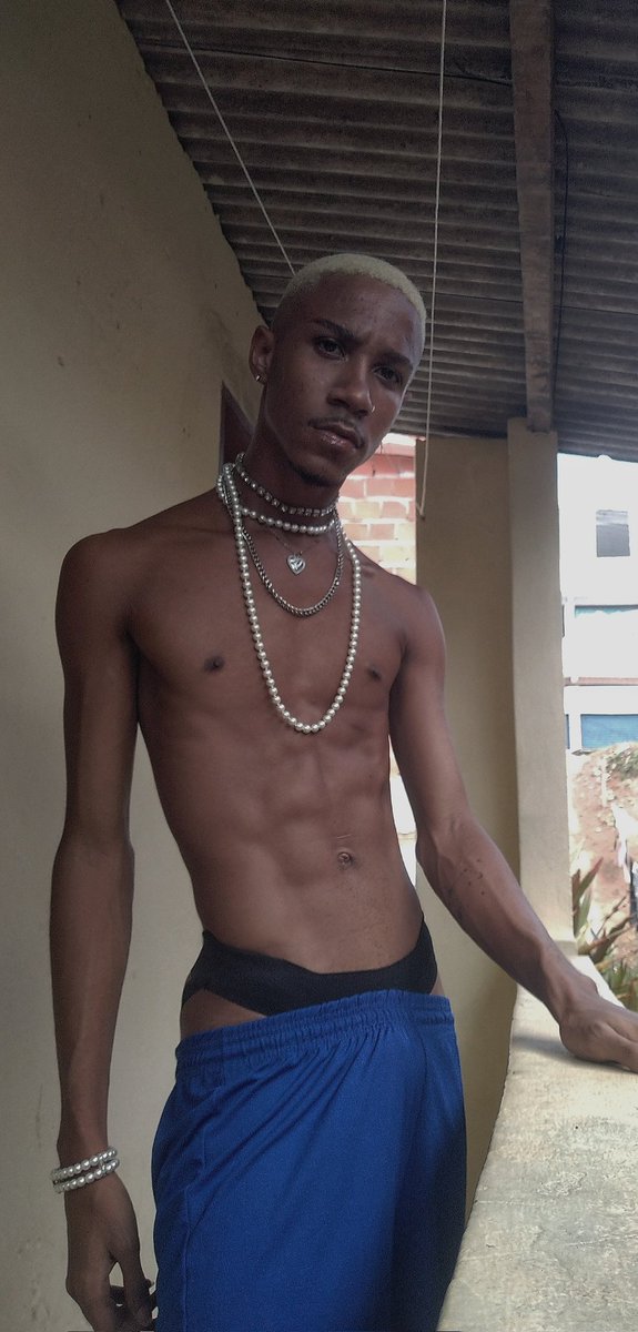 𝙿𝚎𝚊𝚛𝚕 tweet media