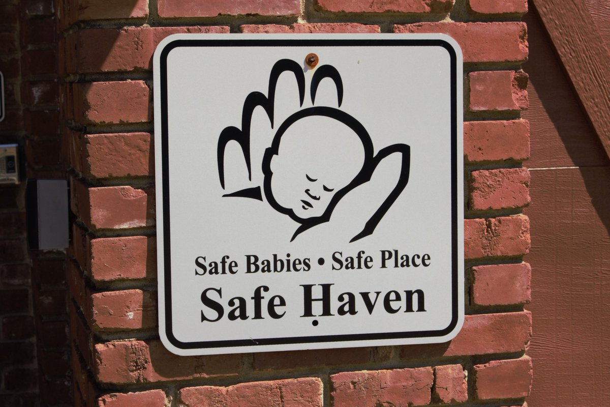 ColliervilleGov's tweet photo. The Tennessee Safe Haven Law, enacted July 1, 2001, allows mothers of newborns to surrender their unharmed baby within 14 days of birth, confidentially and without fear of prosecution for abandonment. All Collierville fire houses are official Safe Haven facilities. 🧵👇 https://t.co/YWT5AjDZ2t