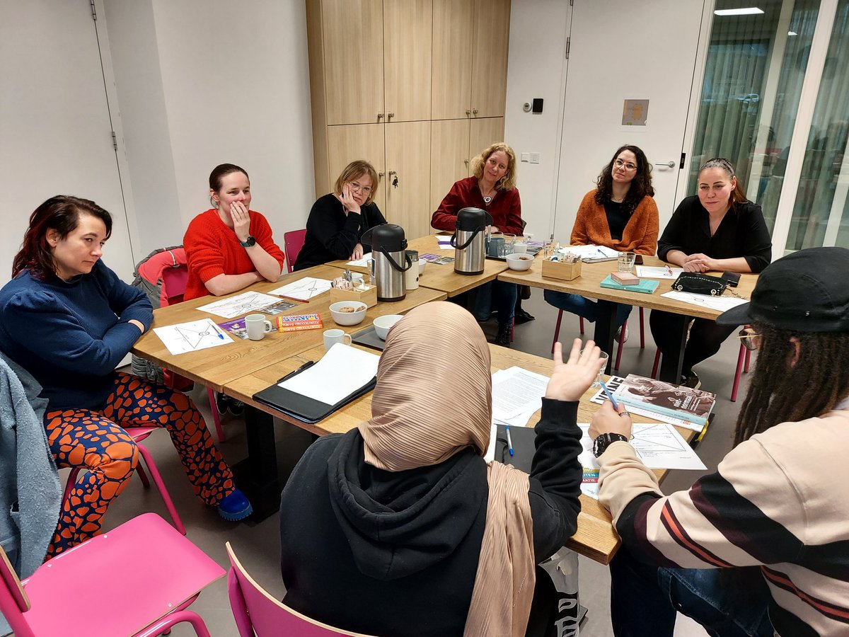 Solgu's tweet photo. #ouders van #kinderen met #beperking #versterken en #informeren elkaar bij @InContBijzonder @GemeenteUtrecht @leidscherijnnws #lotgenoten https://t.co/Hf7jJXNp0m