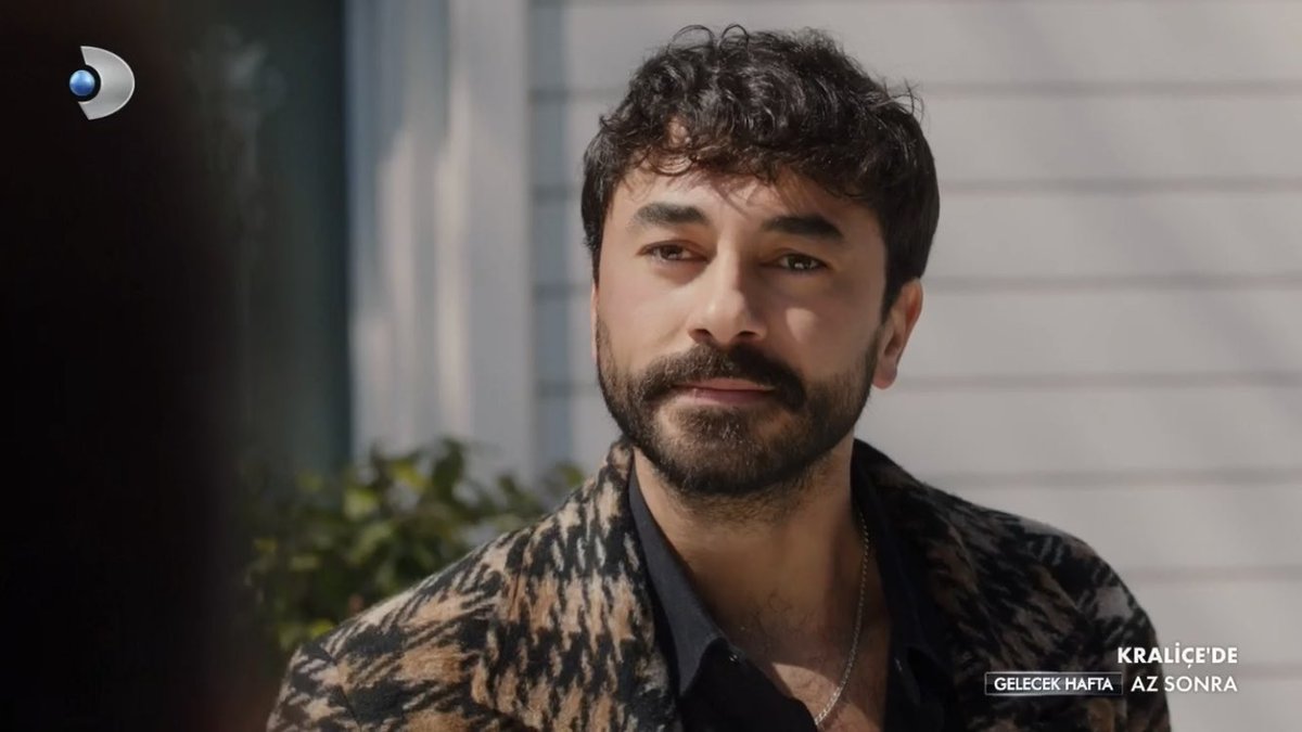 Yürü be Deniz!
Ateş, Deniz'in kendi malı olduğunu düşünür.. Her şeyin onun sayesinde olduğunu söyleyip dururken gerçekte Deniz olmadan o bir hiçtir! Anladığında çok geç olacak.. Kraliçenin yükselişi geliyor! 
#kraliçe