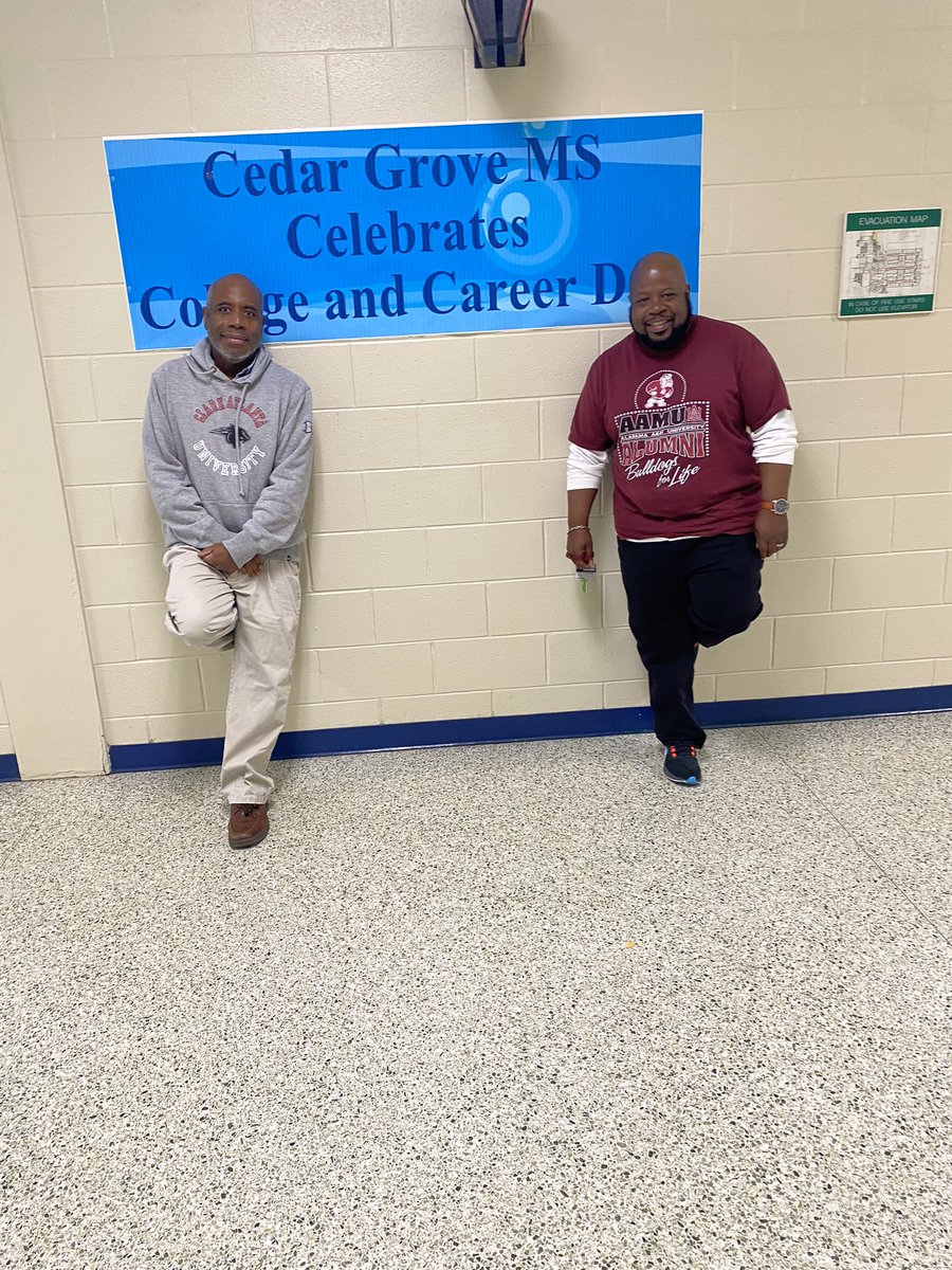 MiddleCedar's tweet photo. It’s College and Career Day in #DCSDCollegeDay @DeKalbSchools @DCSDRegionVII I’m representing my Alma Mater, #AAMU , Alabama A&amp;M University! Go Bulldogs! @aamuedu @AAMU_Alumni @AAMUAlumniTweet @DeKalbSchools @DCSDRegionVII https://t.co/3LgoDj9nIQ
