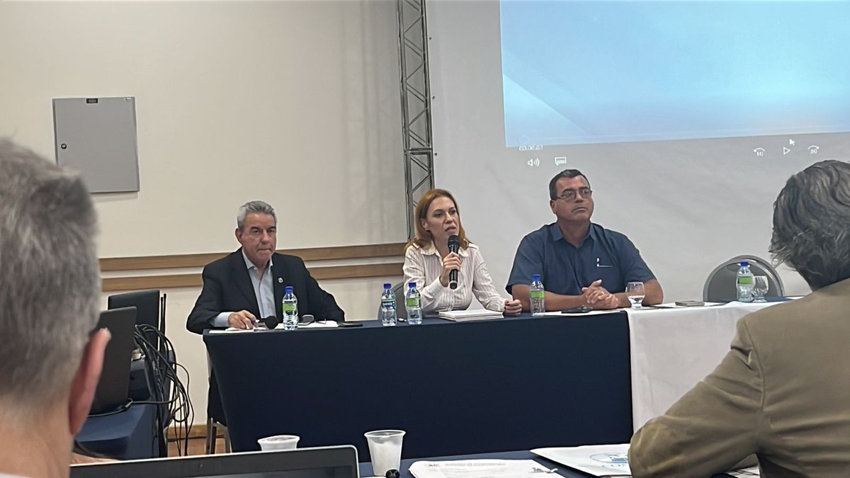 ITF_Americas's tweet photo. #Brasil🇧🇷Finalizou o Seminário de Coord Nal da #CONTTMAF, onde Emiliano Addisi, vice-secr reg apresentou a participação dos afiliados brasileiros e renovou, junto com Luiz de Lima,líder da campanha portuária,o compromiso da ITF para aumentar a força sindical no país #SomosITF https://t.co/431tNcAYXU