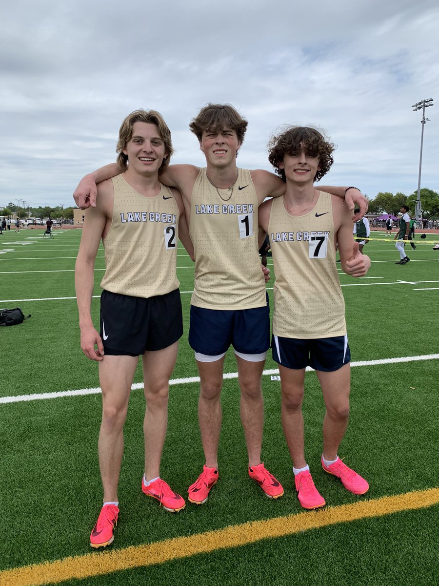 JV District 21-5A Meet Results 🏆
800m 
Wyatt Johnson 2:01.66🥇(PR)
Brock Botard 2:01.90 🥈(PR)