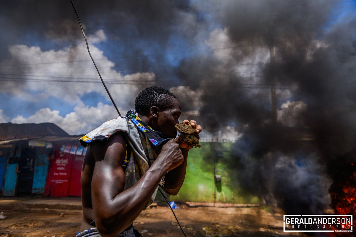 Anderson_Gerah's tweet photo. NAIROBI, KENYA - MARCH 27:

Demonstrators in Kibera Slums clash with security forces as they gather to protest against the high cost of living on a call from opposition coalition Azimio la Umoja in Nairobi, Kenya on March 27, 2023. (C) GERALD ANDERSON.

#ishoothumaninterest https://t.co/nc5tGqeP8E