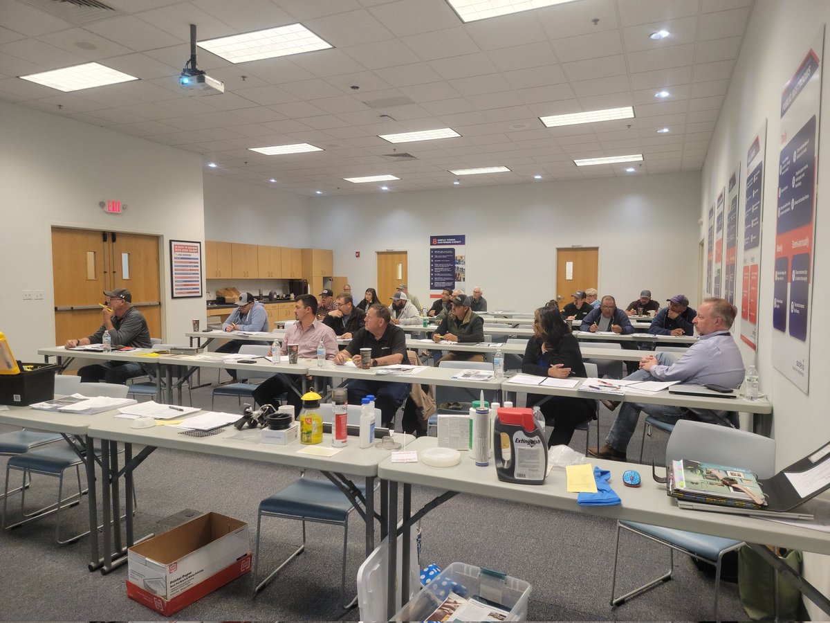 JanetDHurley's tweet photo. So happy to be at @LubbockISD holding our first #schoolIPM of the year. @txextension @TAMUBugs @TexasDeptofAg https://t.co/6JJNSczl3J