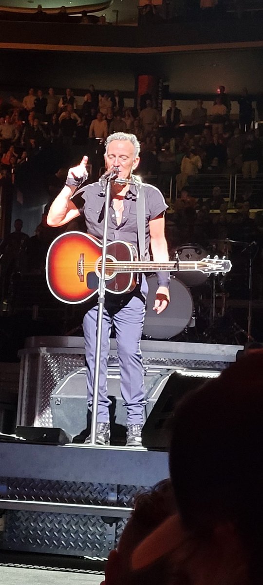 GFoodim's tweet photo. @TheLisaEvans @70sOn7 LOL Listening in VA, 15 miles west of DC. Still recovering from seeing Bruuuuuuce Monday night in DC! https://t.co/HImdEWHjgw