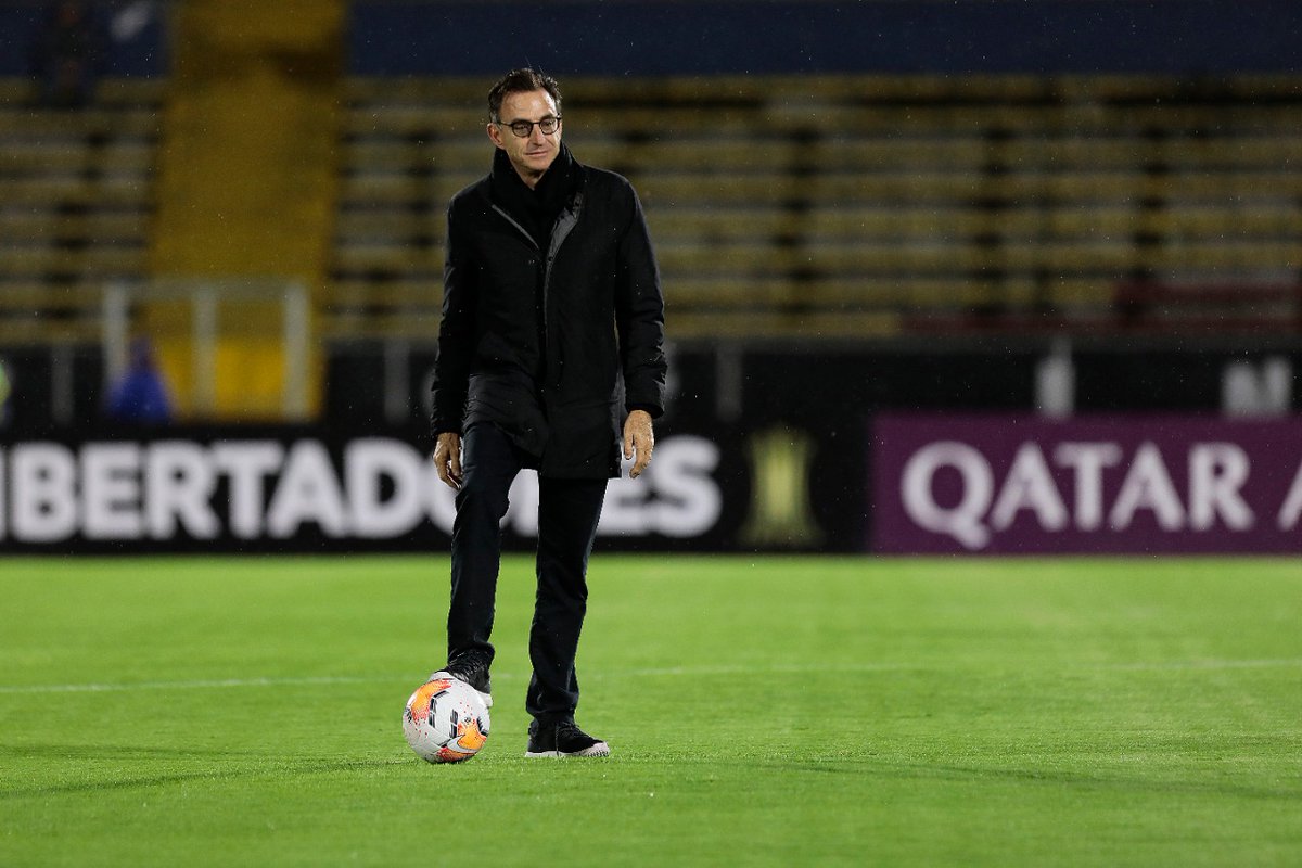 analistascout's tweet photo. ⌨️Conclusiones:

▪️ Incorpora jug. con experiencia y que se adapten a su idea de juego.
▪️ Scouteo especial del ascenso argentino, y los que emigran del Ecuador.
▪️ Se capitaliza con la venta de juveniles.
▪️ Michael Detter(foto) en 2007 comenzo el proceso
datos: @TMes_news https://t.co/ofzxczwNvU