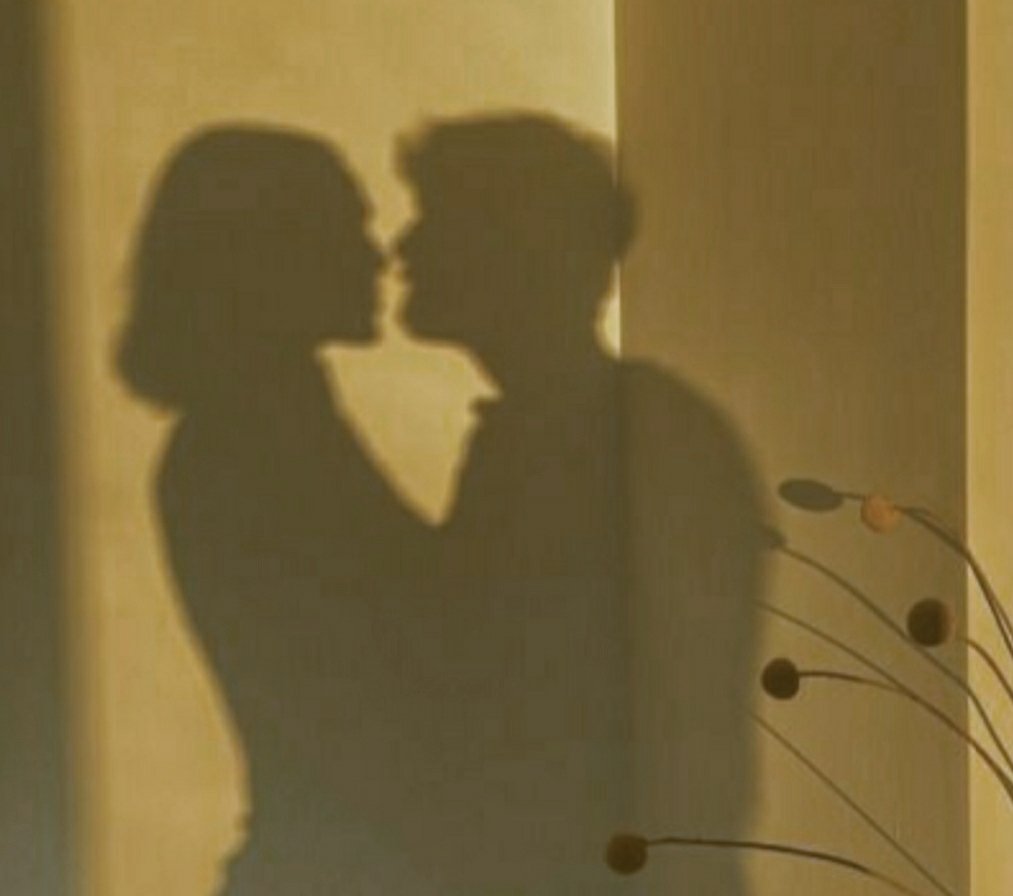guccistylinsun's tweet photo. best friend's kiss. | one shot au.

Harry e Louis são melhores amigos desde crianças, em um certo dia, enquanto o cacheado desabafava sobre seu ídolo, o seu melhor amigo decide beija-lo, para o convencer de que beijos não significam nada (ou que significam muito). https://t.co/QH25Pt8YQp