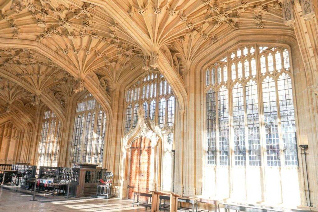 FaithsOxford's tweet photo. We look forward to working together to promote #Global #Interfiath #Learning in #academia
Photo 👇taken at the most iconic door of the #DivinitySchool @bodleianlibs @UniofOxford https://t.co/SBkd0ofoMo