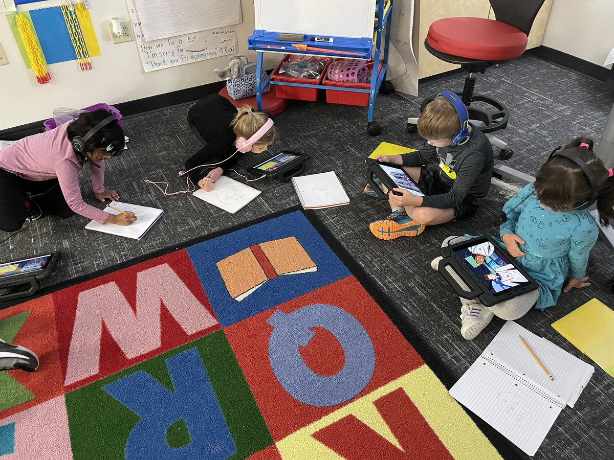MrsVolentine's tweet photo. These kiddos were so excited to research their innovators today! Students paired up to learn about Isaac Newton and Mae Jemison. https://t.co/TSa2atXlUa