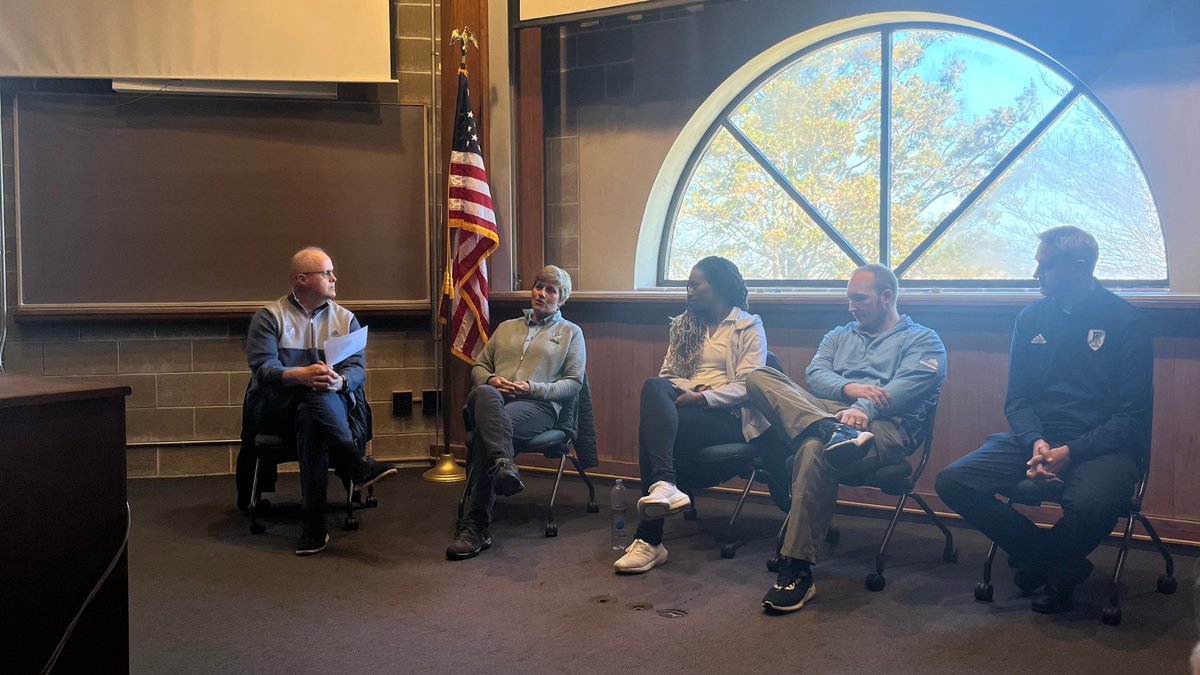 URIGSO's tweet image. Today, #URIGSO welcomed @universityofri Director of Athletics @thorrbjorn &amp;amp; @GoRhodyRams coaches Shelagh Donahue, @scottleech72, @Angel_A11 &amp;amp; @CoachGElliott to the Bay Campus for a community lecture on teamwork in academics. #GoRhody