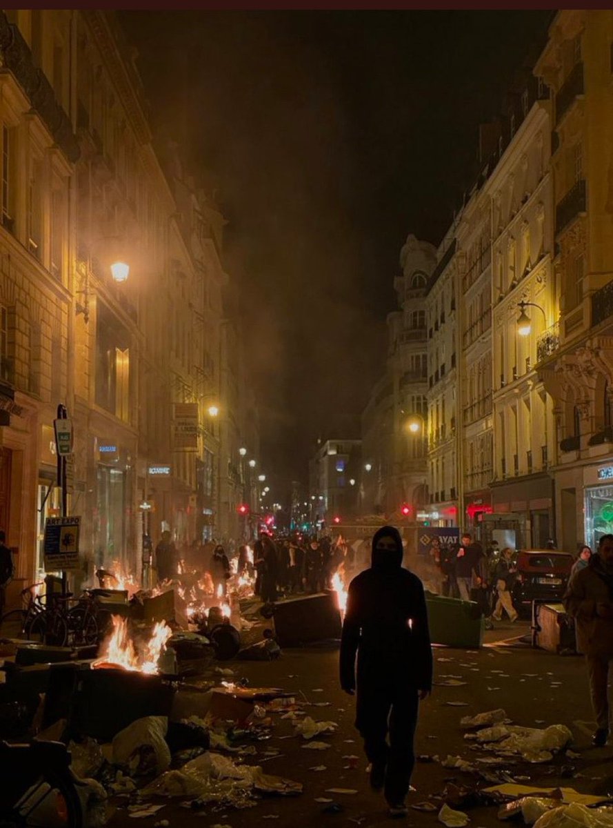 🔥🔥N’oublions pas que la révolution française a été insufflée par les francs-maçons pour mettre fin à la monarchie et ainsi récupérer le pouvoir… toute ressemblance avec des faits actuels existants serait purement fortuite #agenda2030 #grandRESET #Revolution