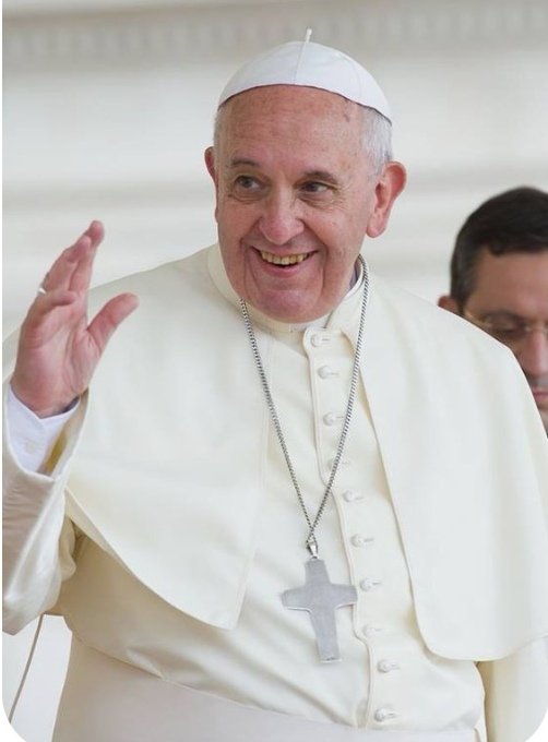 Papa Francesco prego per la sua salute. Lo so che sono solo dei controlli. Tornerà più forte di prima. Il Signore la protegga dalle insidie malefiche.... Che sono tante. Le voglio bene 🙏🙏🙏🙏🙏🙏❤️