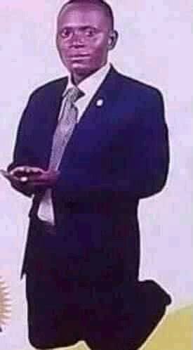 ALBERT | KatruGuma (@albertKatruGuma) on Twitter photo 2023-03-29 19:57:40 @Hbamulinde @JoelWakan How many retweets for a Ciroc Apple @Hbamulinde😁 @Hbamulinde @JoelWakan How many retweets for a Ciroc Apple @Hbamulinde😁